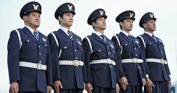 警備員が見たビル裏方スタッフ「暗黙の序列」、清掃・設備・管理…弱い立場は?