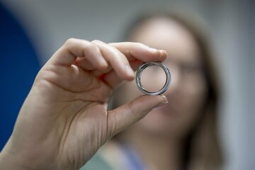 スマートリングのオーラ、IPOを延期　市場に不透明感