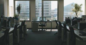 倒産件数が実質22カ月ぶりに増加!原材料高騰の影響を帝国データバンクが解説