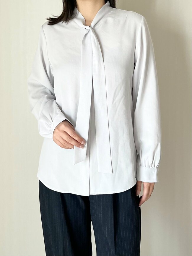 「色違いで2着購入しました」ユニクロの“大人かわいいトップス”たっぷり着回せてコスパ抜群!「着痩せ効果も期待できます」「いい買い物ができました!」