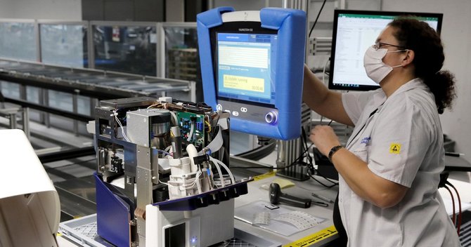 スイスのハミルトン・メディカルはさきごろ、400台の人工呼吸器をイタリアに送った