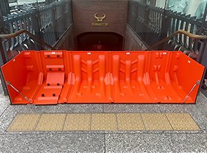 頻発する集中豪雨の浸水対策として土のうに代わる「止水板」が話題に