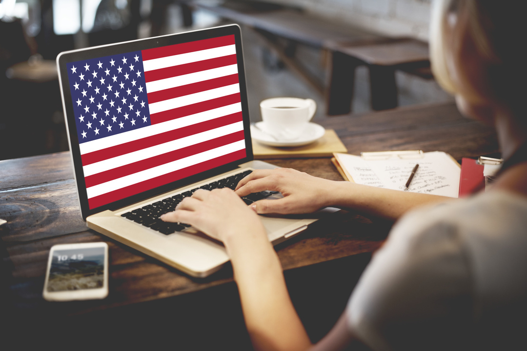 トランプ支持者に判断を誤らせたネットの「脱真実」現象