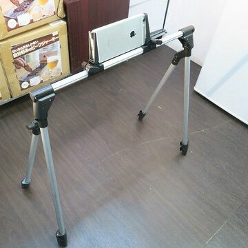 ゴロ寝でも立っても使えるスマホ＆タブレットスタンド
