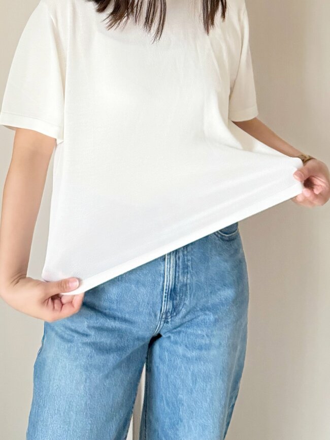 もう普通のTシャツに戻れないかも…ユニクロの“ひんやりトップス”着心地よすぎて追加購入したい！「体のラインが気にならない」「現在3色持ちです」【購入レビュー】
