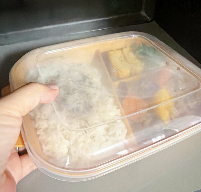 家族分買えばよかったと後悔。セリアの「カフェみたいなプレート」毎日出番が止まらない!《購入レビュー》