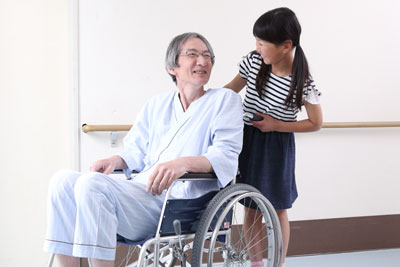 高額療養費の見直しの「総仕上げ」が行われ、高齢者の自己負担が変わりました
