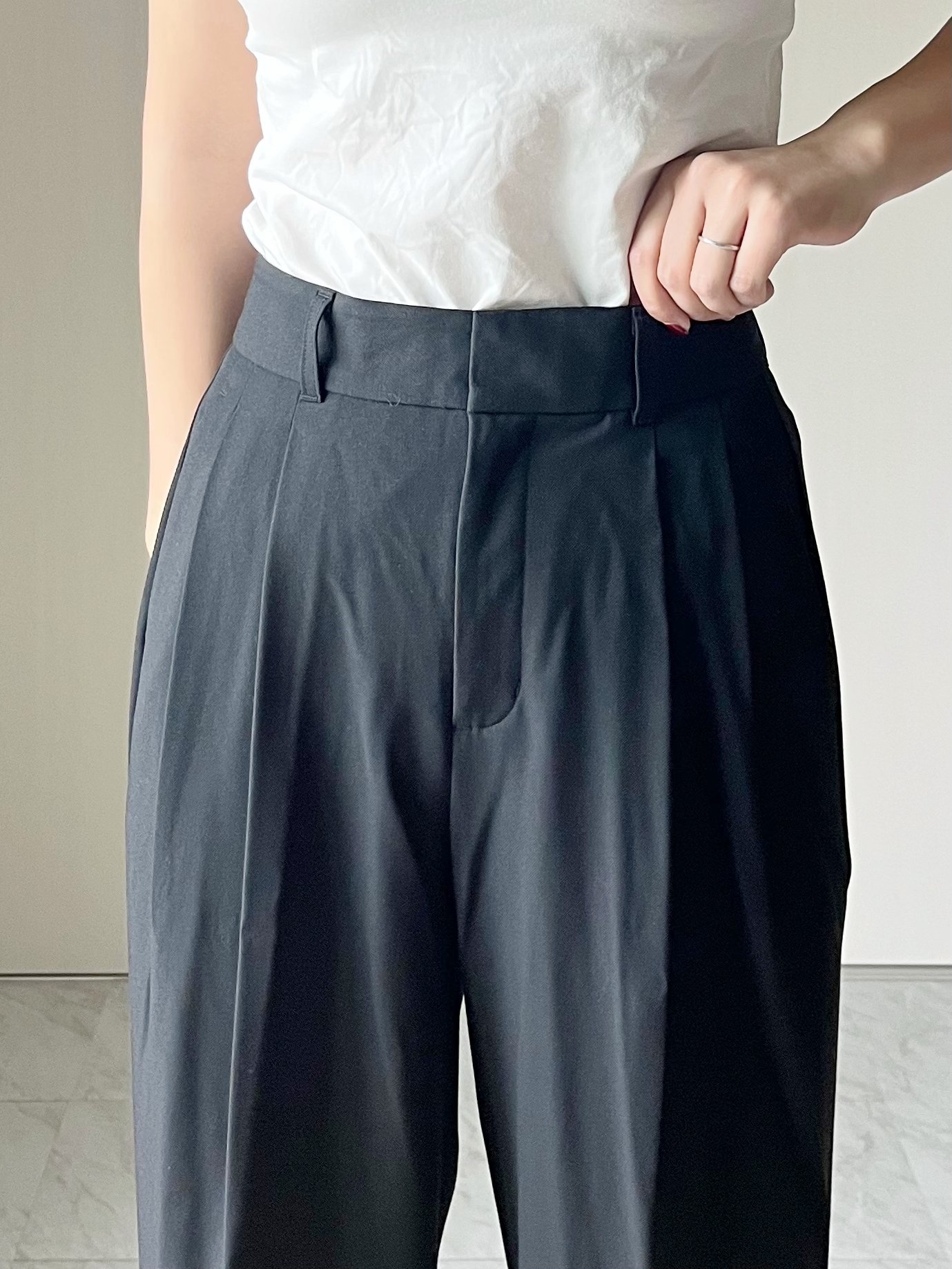 「気に入りすぎて3色購入」GUの“着回しワイドパンツ”脚のラインをまるっとカバーしてくれる！「着痩せします！」「はき心地がとてもいい」