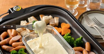【裏ワザ料理】ピザ用チーズでつくる! ホットプレートdeチーズフォンデュ