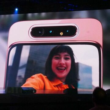 サムスン、回転式カメラが飛び出すスマホ「Galaxy A80」を発表