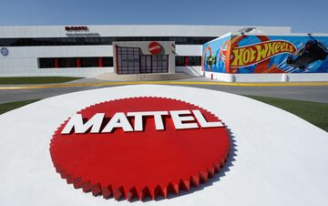 スペースXとマテルがコラボ　宇宙テーマの玩具発売へ