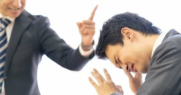 「うちとの取引がなくなったら困るんじゃないの?」商社勤務Bさんを追い詰める呪いの言葉、「カスハラ」最前線