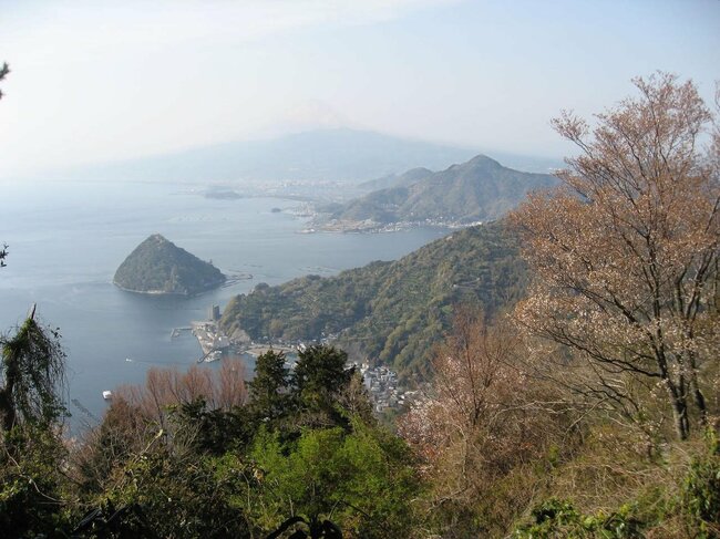 登山歴60年の達人が陶酔する6つの冬山、白く輝く雄大なパノラマ