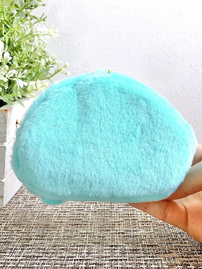 まさかのデザインに3度見した…!しまむら×サンリオの“おしりポーチ”インパクト抜群でかわいすぎる!