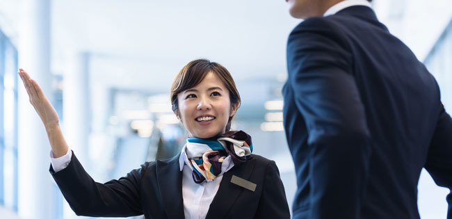 サービス業で社員満足度が高い会社は?