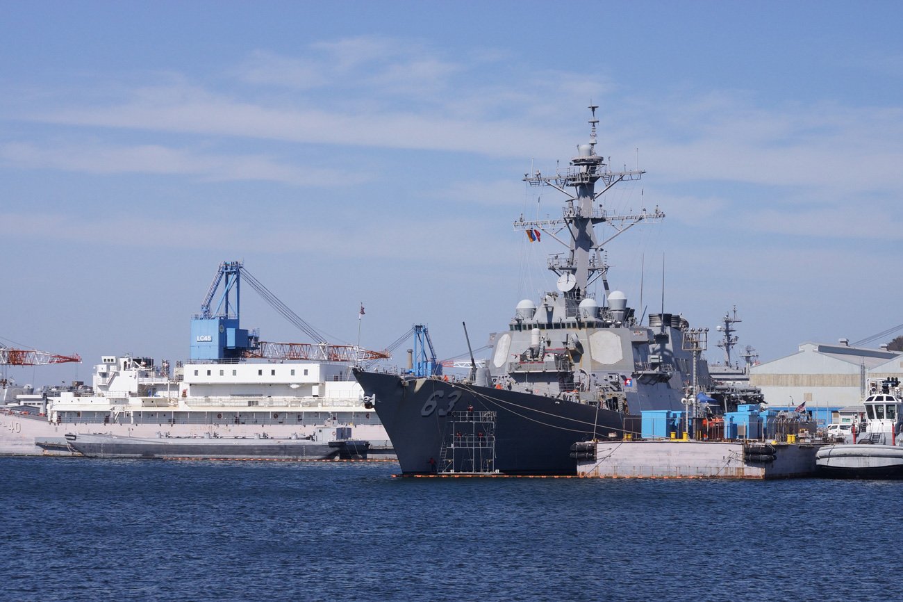 自衛隊横須賀基地