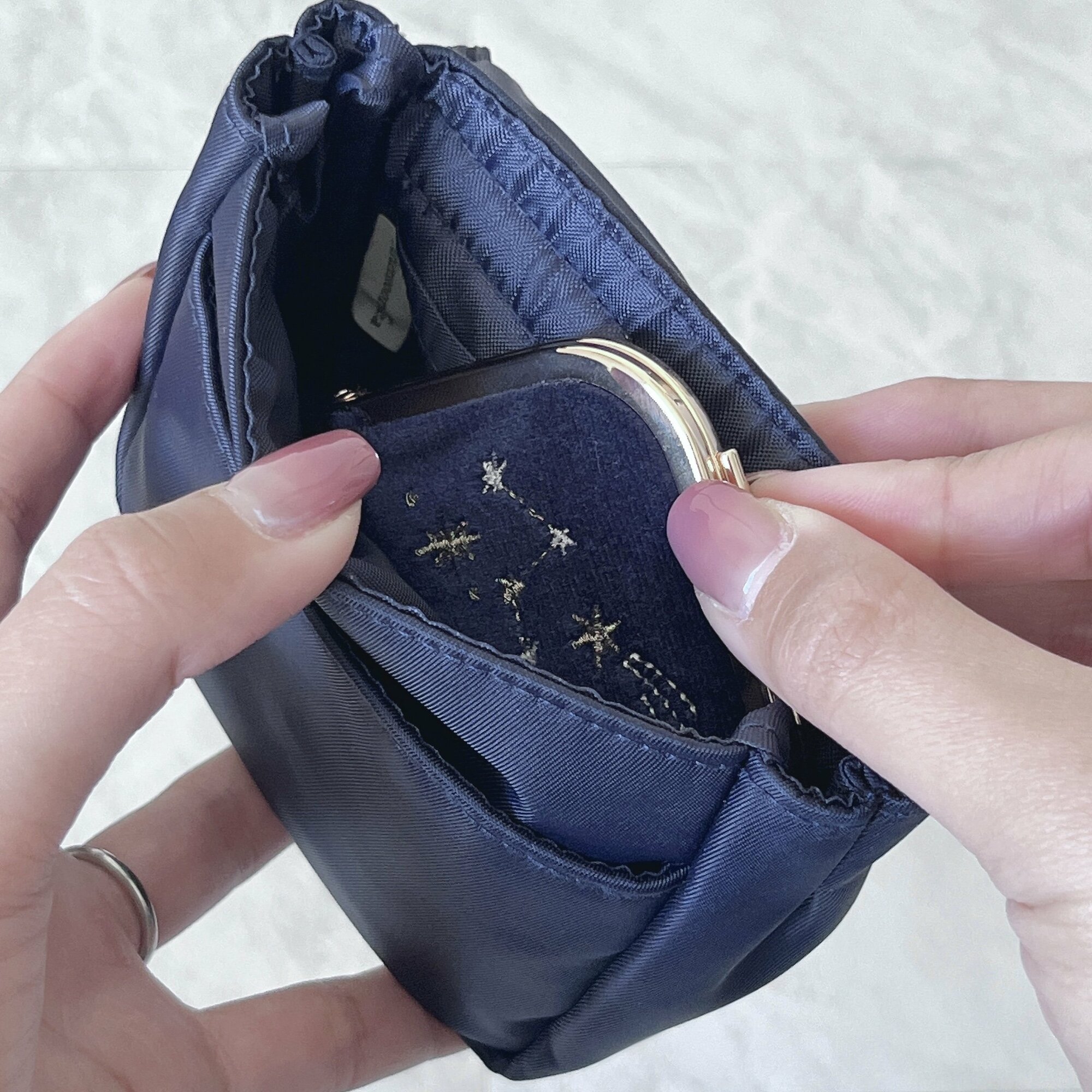 見つけた瞬間、即カゴした！アフタヌーンティーの「星空みたいなポーチ」絵本に出てきそうなデザインで可愛い…！