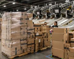 アマゾン、7-9月期は大幅減益、売り上げ鈍化とコスト増響く