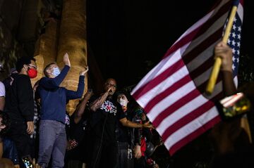 米主要都市の抗議デモ、左右両派・中道も不満
