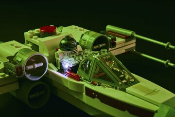 レゴがデジタル機器に反撃、武器は半導体入りブロック