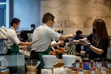 米スターバックス赤字転落、新型コロナ響く
