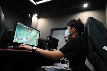 中国ゲーム開発会社、国外シフト進む
