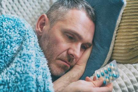 ニトリ「重い毛布」も大人気！掛け布団の重量が睡眠の質に影響する理由 