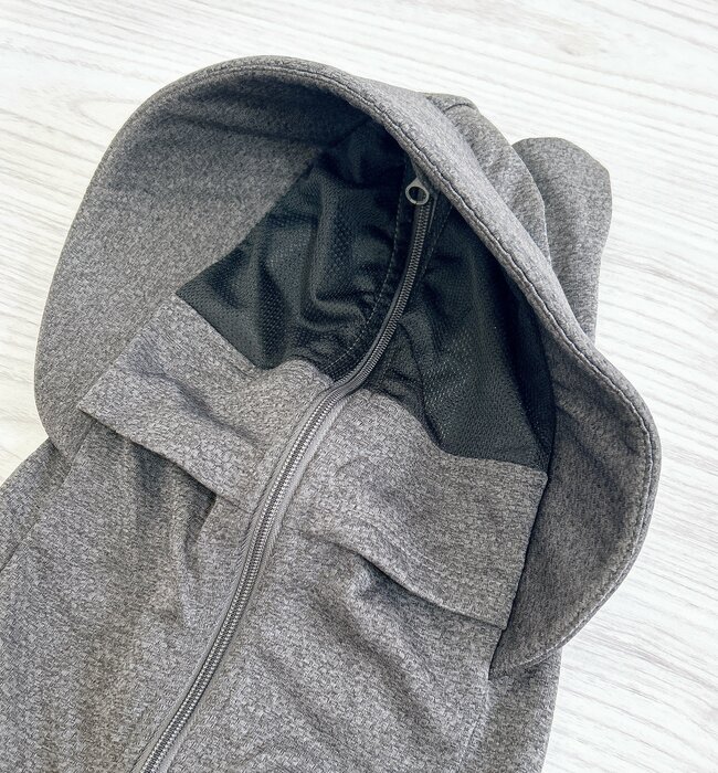 ワークマン、ありがとう…！昨年爆売れした「不審者パーカー」の新作が優秀すぎる！顔までUVカットできて天才だよ