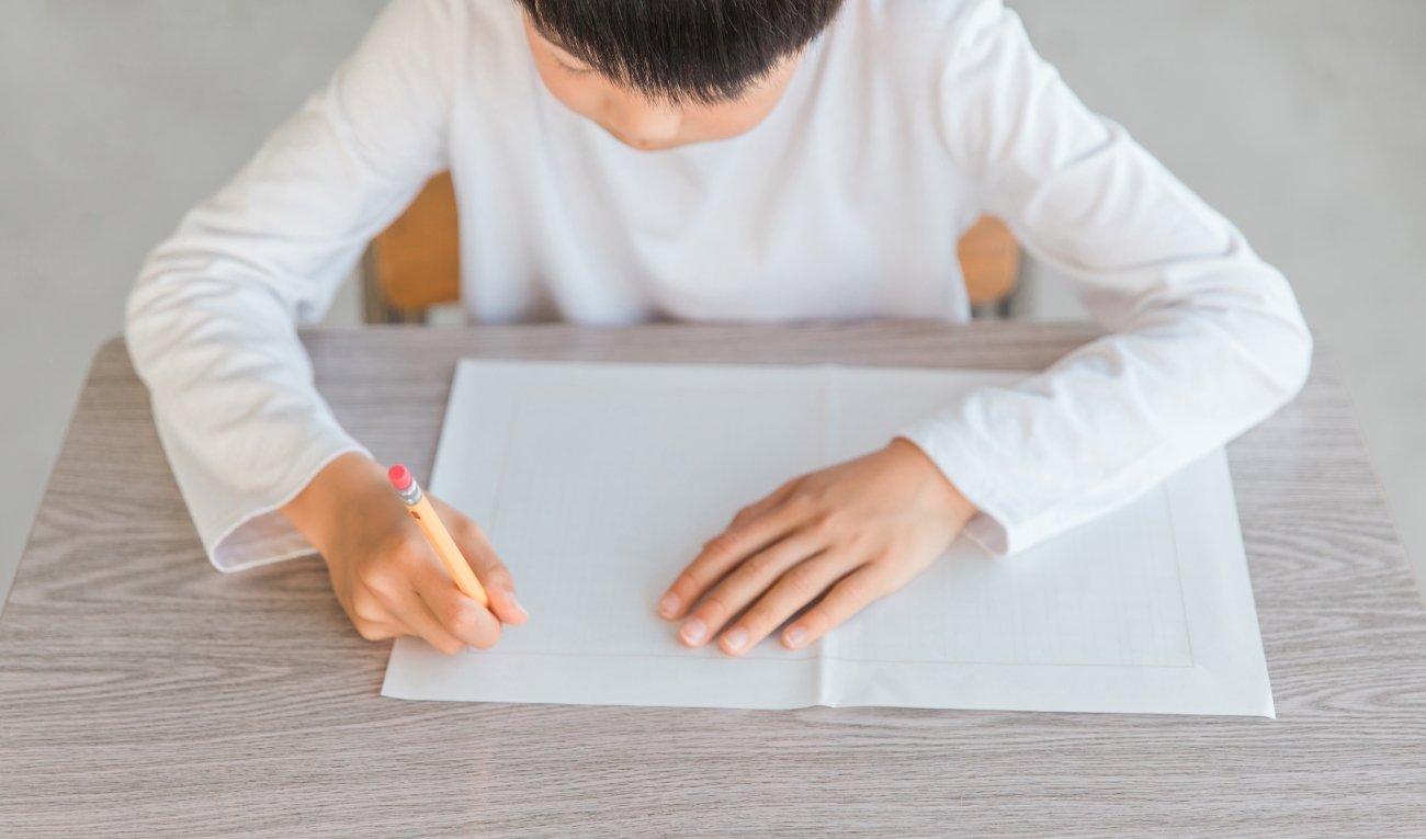 【夏休みの宿題にすぐ使える！】夏の思い出を「読まれる作文」に変える3つの方法