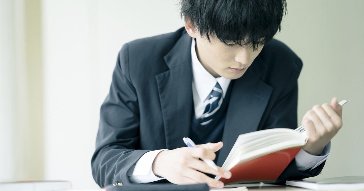 ニュースな本『学歴狂の詩』