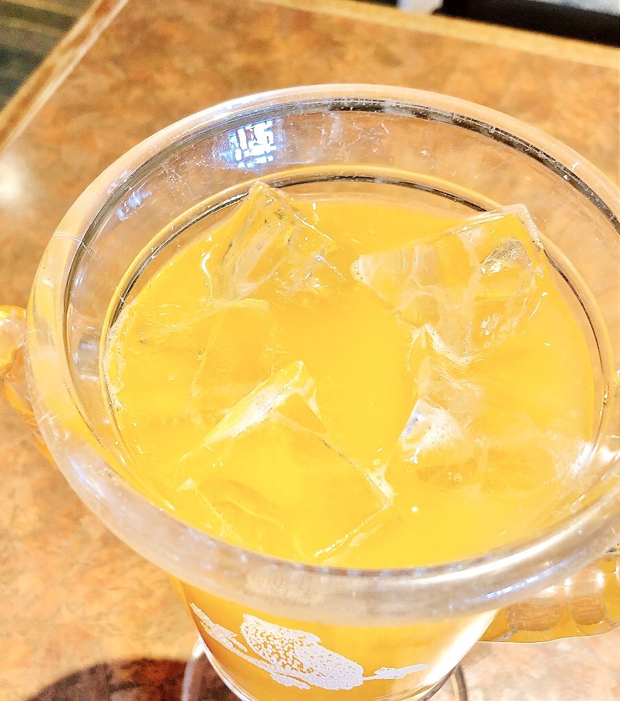 「想像の3倍デカい」「店員さんも半笑い」びっくりドンキーの“衝撃メニュー”あまりのボリュームに笑っちゃった！「ワンピースでしか見たことない」