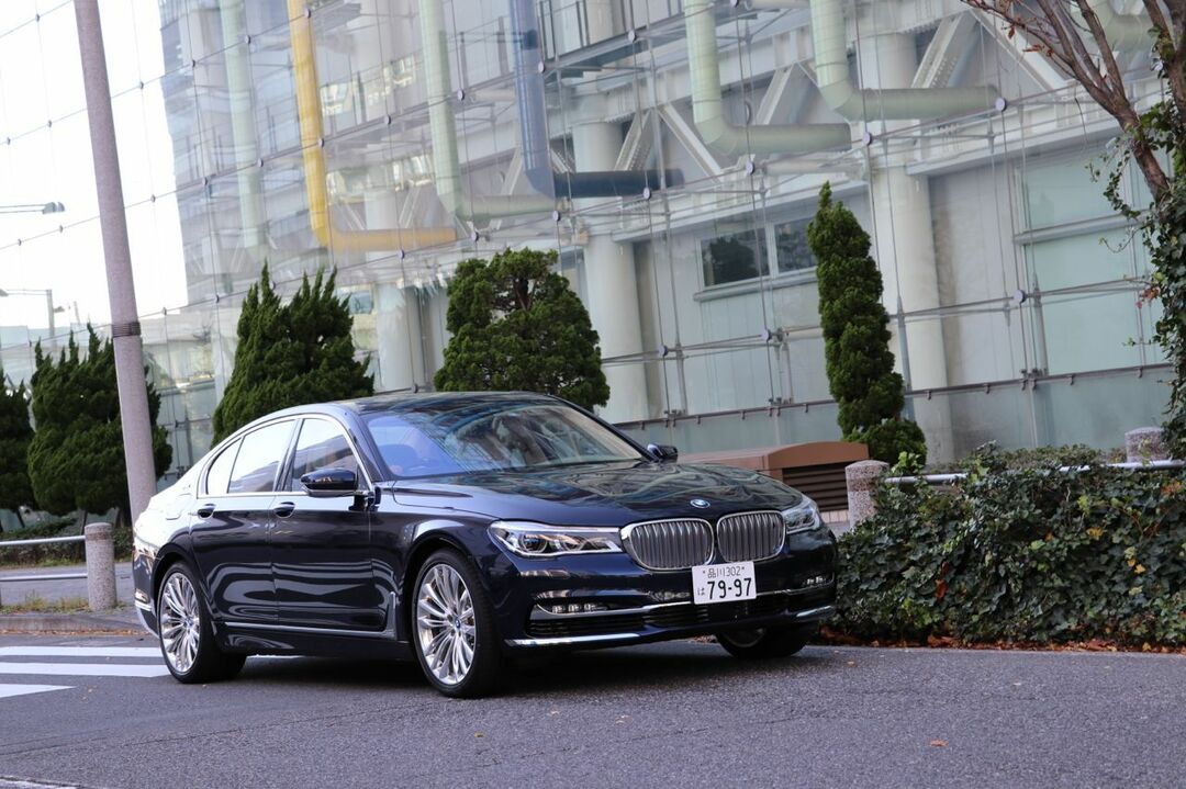 高級セダンがハイブリッドでいいじゃないか<br />BMW740e iPerformanceをお勧めしたいワケ