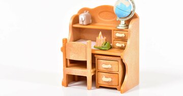 子ども4人全員を東大理三に入れた母親が教える「高級学習机を全員に買い与えたワケ」