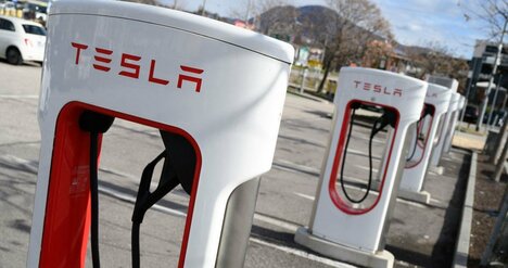 テスラは維持、BYDは激減…「新・EV補助金」で明暗分かれた黒船2社、日本攻略の勝ち筋は？