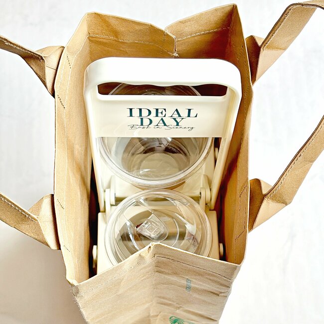 「スタバの店員さんに褒められました」3COINSの“天才ドリンクホルダー”便利すぎて毎日持ち歩きたい！「迷わず購入しました」「これでスタバが楽になります」