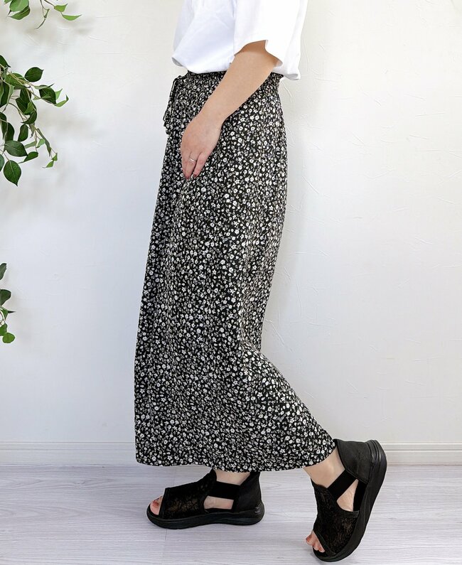 「涼しい！」「2枚目です」ハニーズの“スカートみたいなパンツ”ひんやり冷たくて気持ちいい！「サラサラの薄い生地なので、真夏にピッタリ」