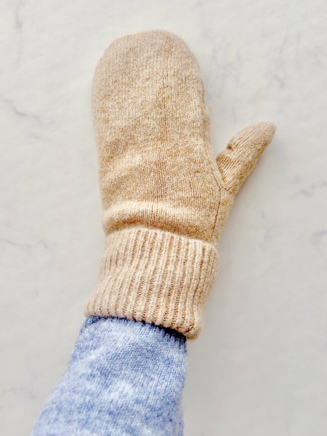 「暖かくて汗かくレベル」ユニクロの“ぽかぽか手袋”スマホ操作できて優秀すぎる！「自転車でも寒くない」「指紋認証が使えます！」