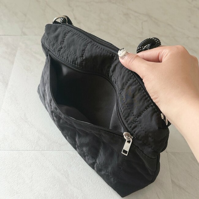 【しまむら】ペットボトルや長財布がすっぽり入る!2420円の「おしゃれバッグ」コンパクトなのに収納力たっぷり!《購入レビュー》