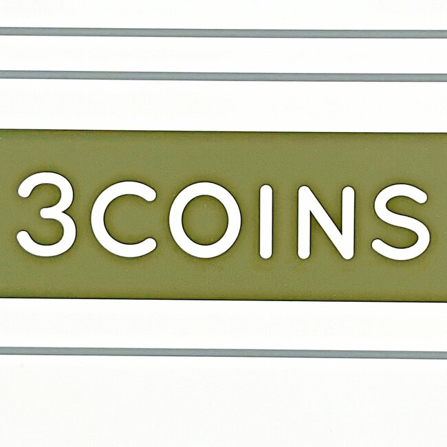 【3COINS】普通の財布に戻れないかも…！スマホより薄い“ぺたんこポーチ”カードや診察券が30枚入って便利！《購入レビュー》