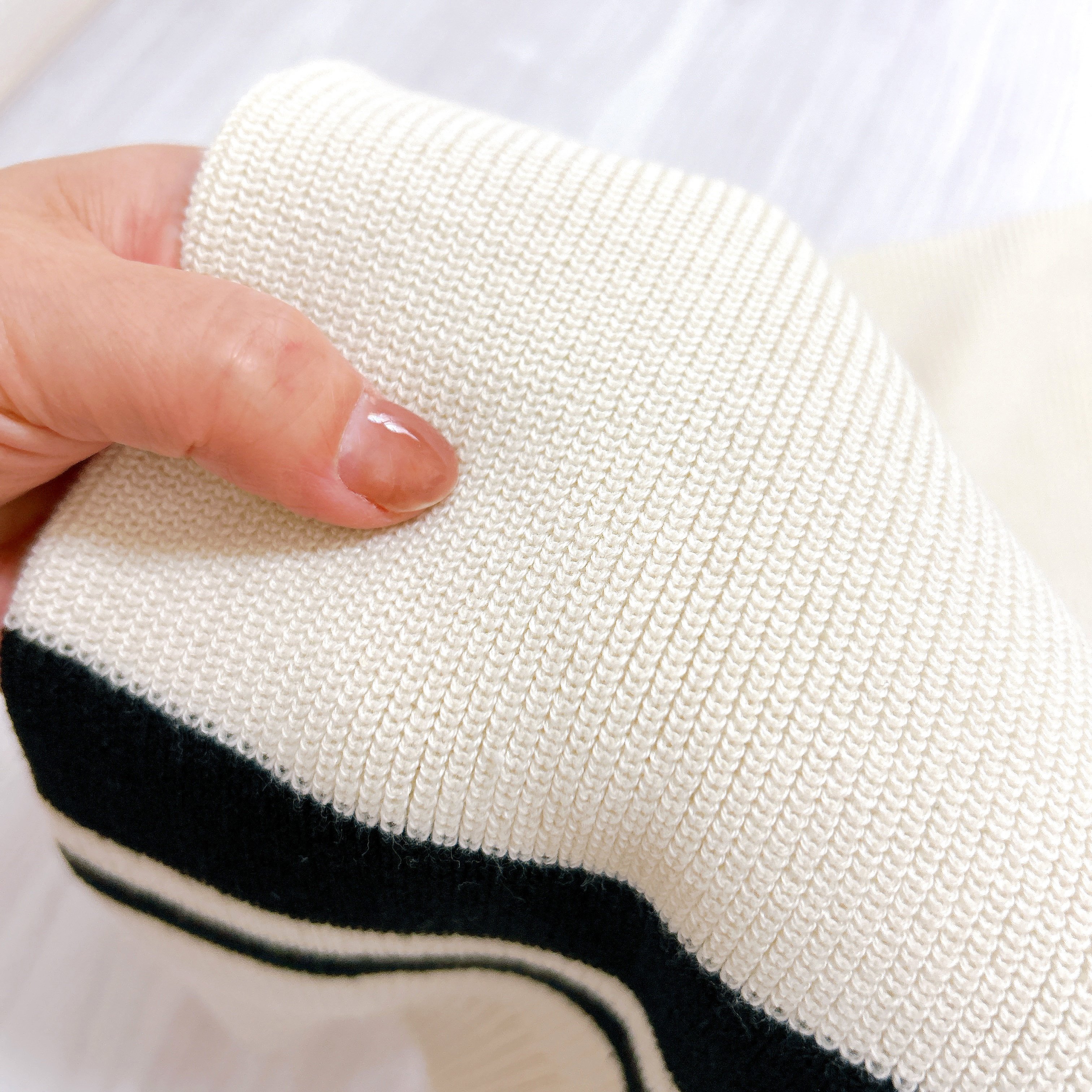 グローバルワークは天才なの…？主張しすぎない「キティちゃんの春ニット」さりげないデザインが可愛すぎる！