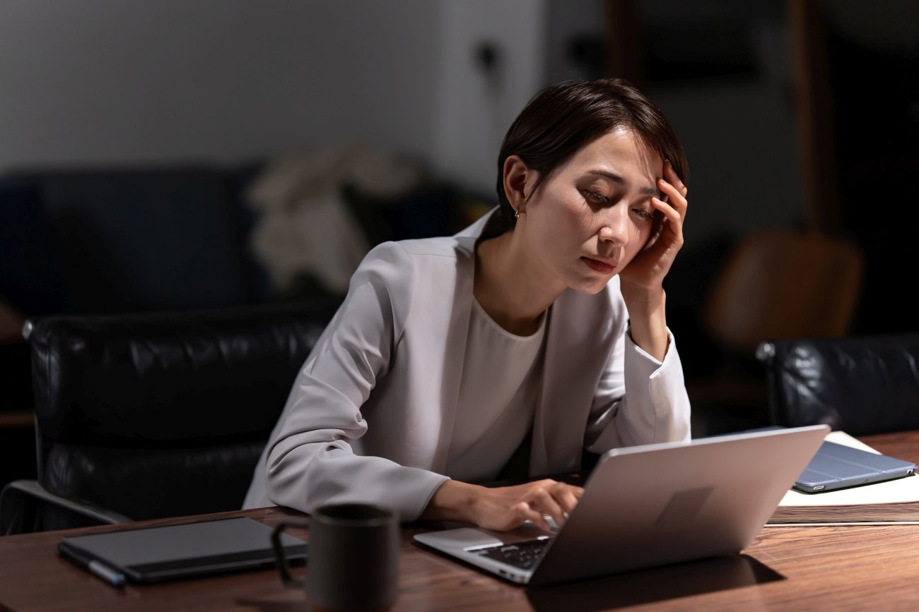 【ショートストーリー】「残業沼」にハマった彼女