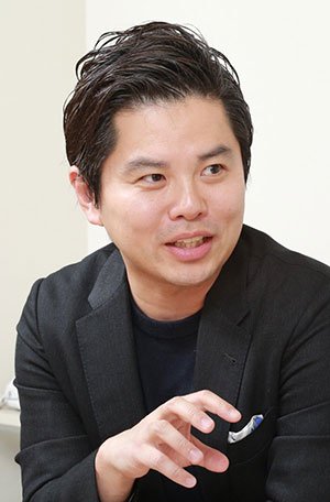 我究館館長の熊谷智宏さん