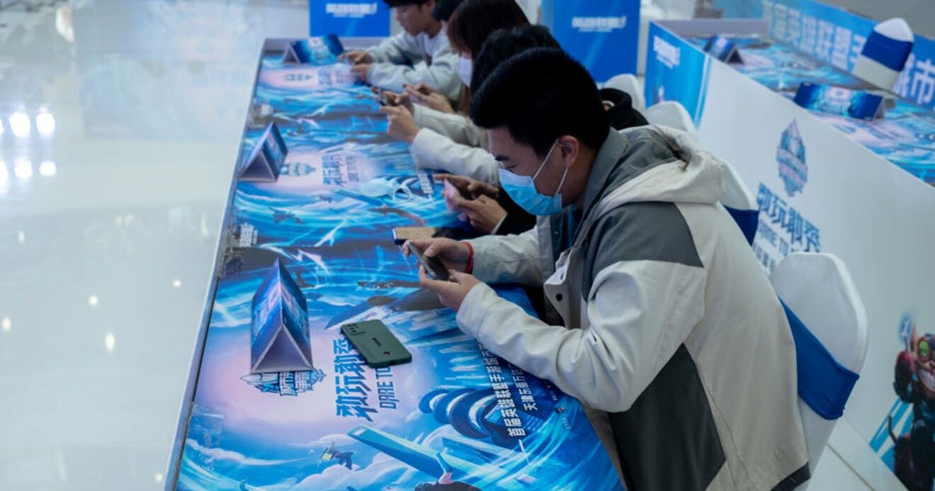 中国人のゲーム愛に水を差す当局の規制 Lol 世界大会の裏で若者の反発渦巻く China Report 中国は今 ダイヤモンド オンライン