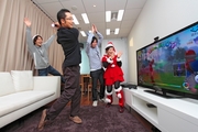 【クリスマスですよ！スペシャル　（PR）】上杉隆さんが「みんGOLファー」デビュー！PS3とPS Vitaで楽しめる「みんなのGOLF」の魅力とは？（前編）