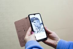 若きウクライナ兵の命、東部紛争で散る