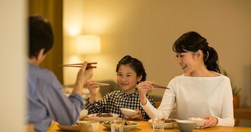 【人気ダイエットコーチが教える!】家族の中で自分1人だけがダイエットしている時の食べ方