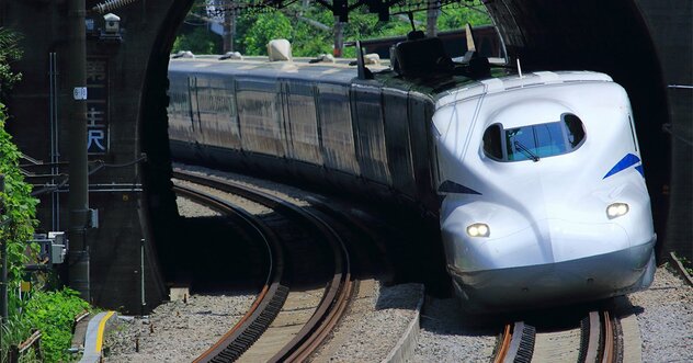 年収が高い鉄道会社ランキング2025【トップ5】5位はJR東海、1位は？