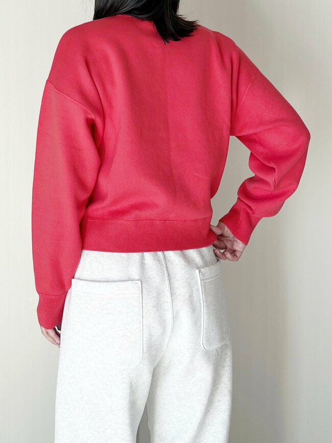 「着心地良すぎて追加購入」「3着目です」ユニクロCの“スウェットみたいなニット”楽ちんなのにオシャレ!「キレイに着こなせます」