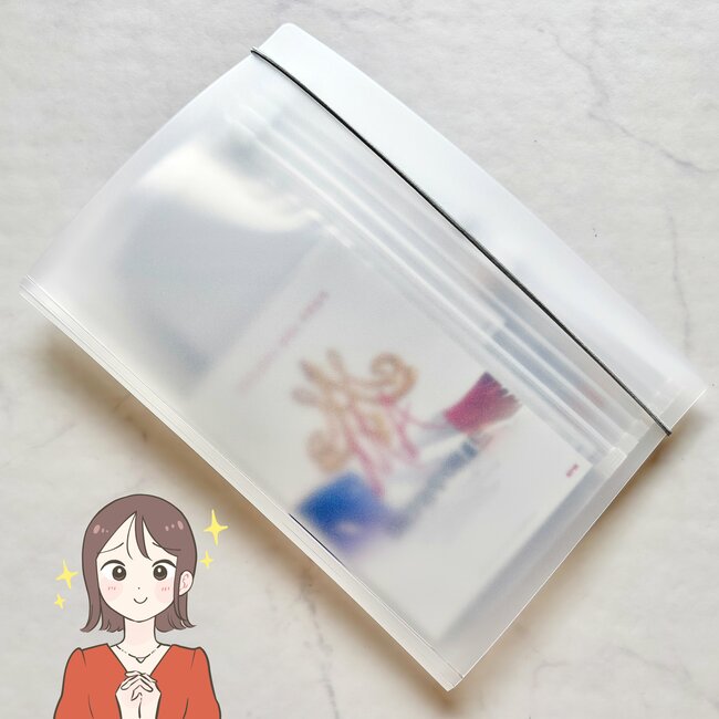 お薬手帳や診察券、薬がまとめて入った！無印良品の“天才ケース”ポケット豊富で便利すぎる！「ありそうでなかった商品」「考えた人、すごい」