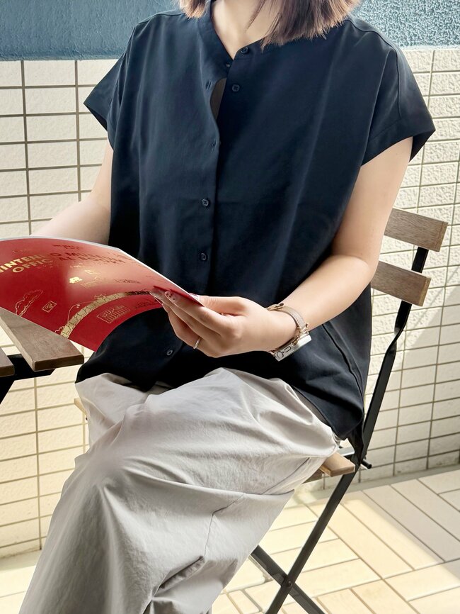 「とにかく涼しくてオススメ」無印良品の“風を通すトップス”が夏コーデの一軍入り！「スカートでもパンツでも合います」「色違いで2枚目の購入」《購入レビュー》